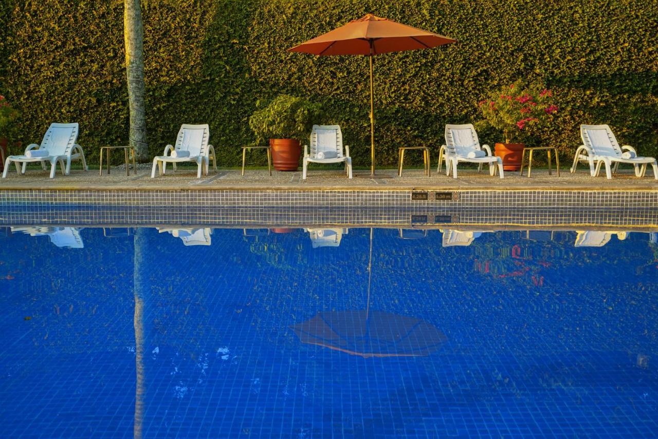 贾拉普 加玛费斯塔阿美利卡萨拉帕旅馆酒店 外观 照片 A swimming pool