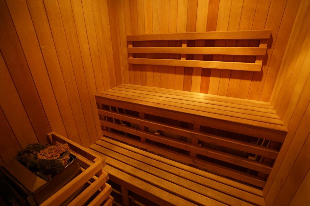 贾拉普 加玛费斯塔阿美利卡萨拉帕旅馆酒店 外观 照片 A bench in a Finnish sauna